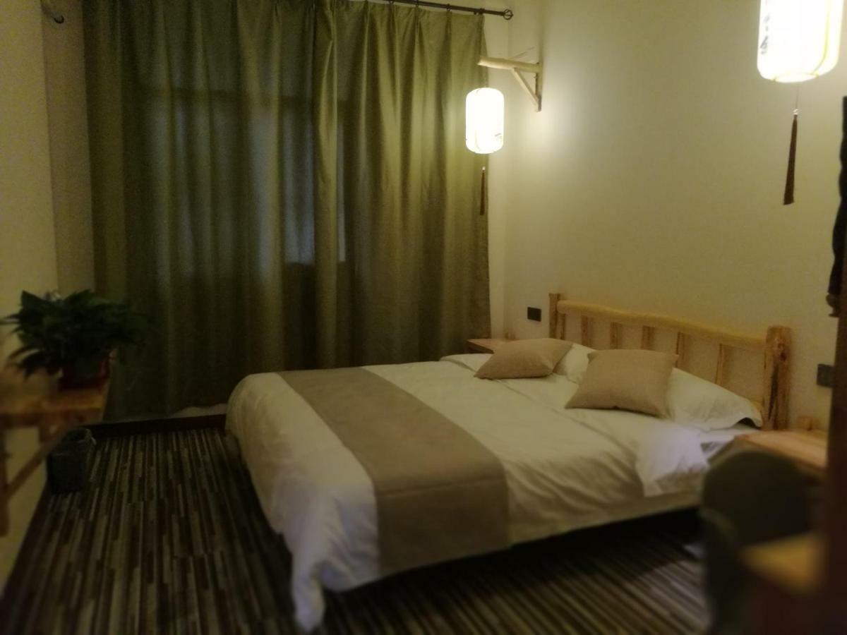 Right Here Hotel Dunhuang Extérieur photo